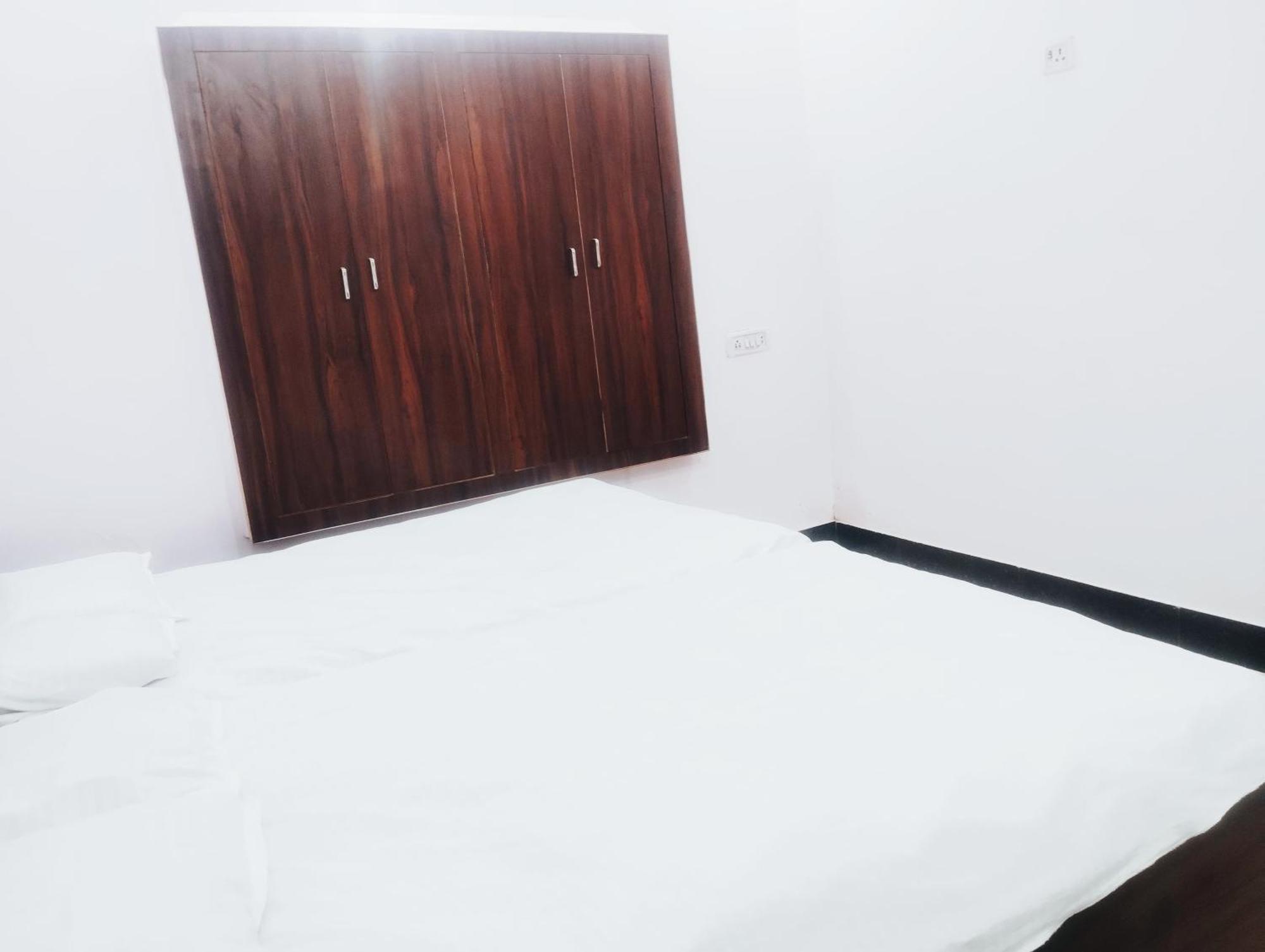 Ramashish Kutir Guest house Varanasi